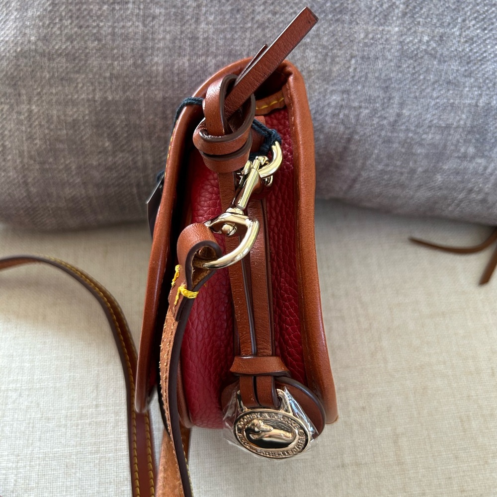 Dooney & Bourke Red Leather Duck bag Crossbody NWT - Picture 4 of 7